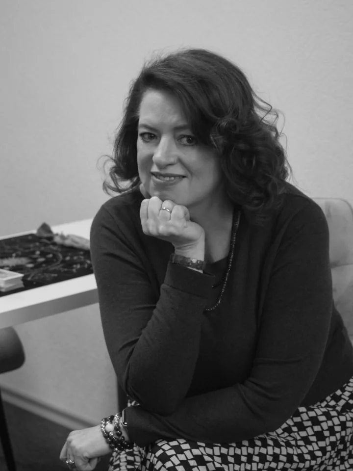 Таролог Елена